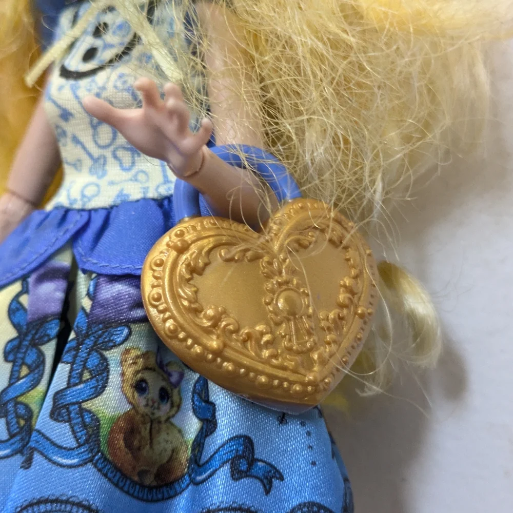 Ever After High Blondie Lockes Signature Royal Doll